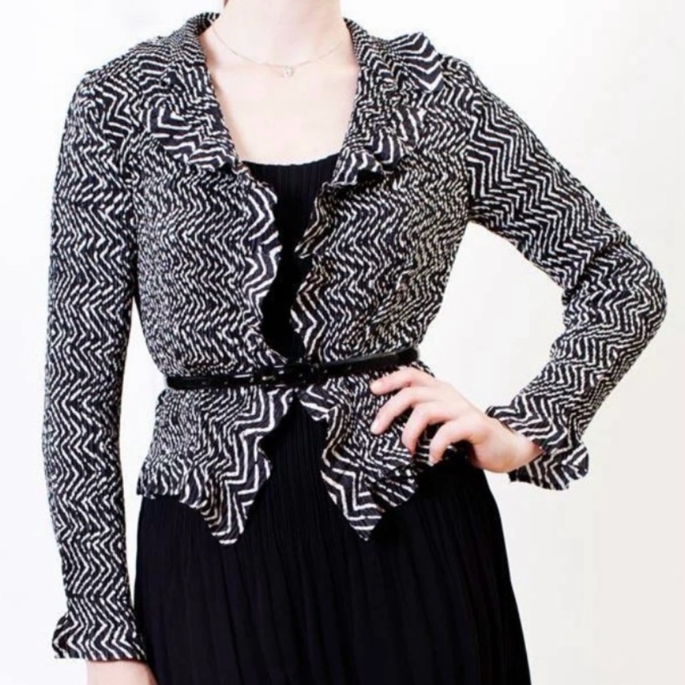 Veeca Ruffle Zebra Crinkle Jacket - Picture 2 of 3